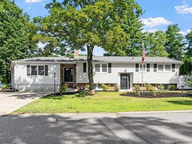 House for sale in Hudson, Massachusetts