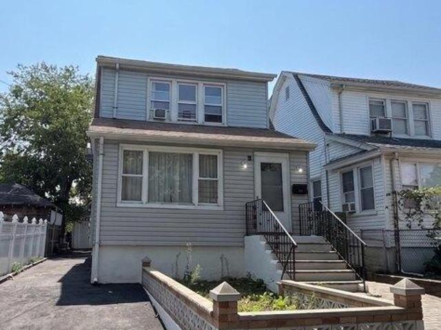 House for sale in Queens, Arverne