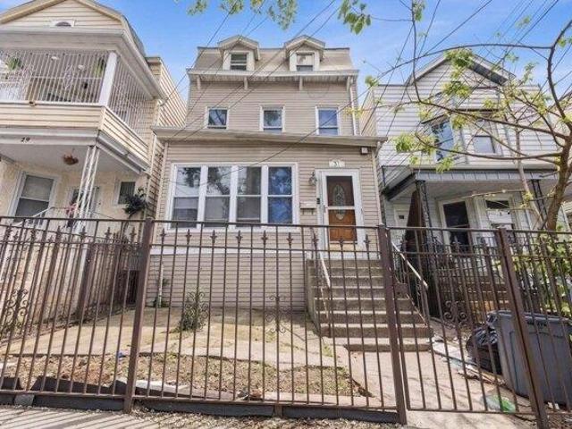 House for sale in Hudson, New Jersey