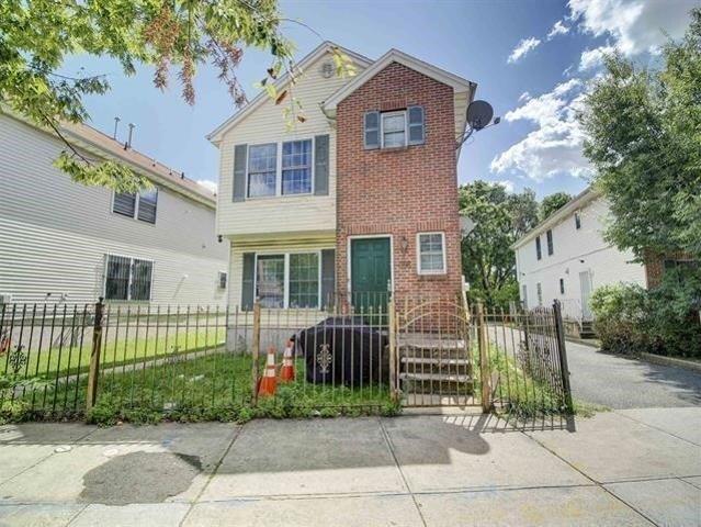 House for sale in Hudson, New Jersey