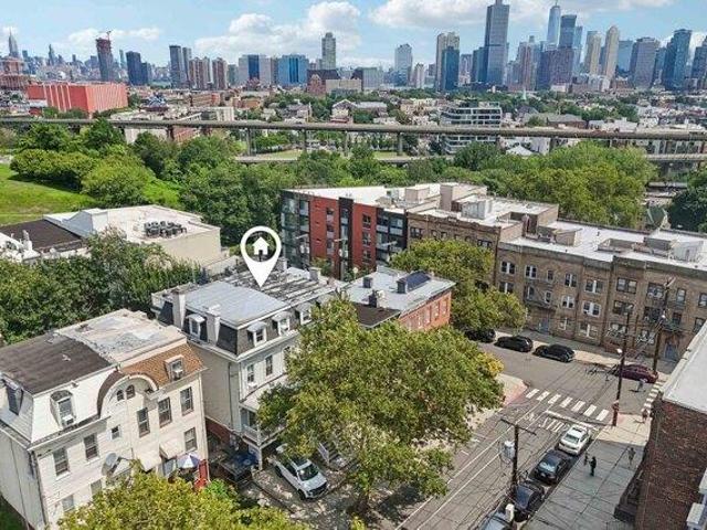 House for sale in Hudson, New Jersey