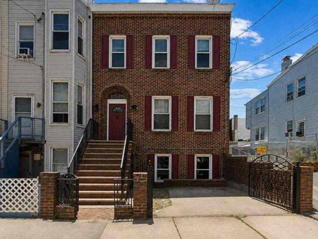 House for sale in Hudson, New Jersey