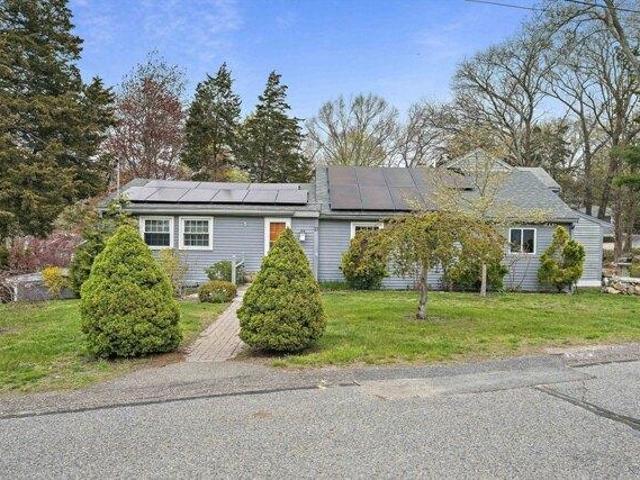 House for sale in Kingston, Massachusetts