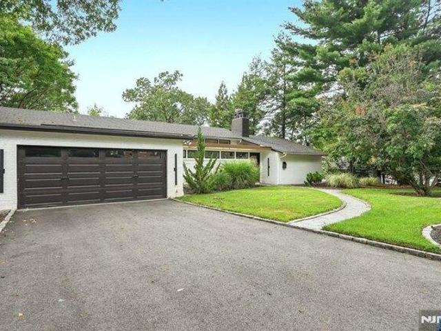 House for sale in Leonia, New Jersey