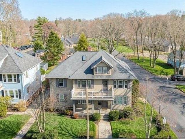 Condo for sale in Lexington, Massachusetts