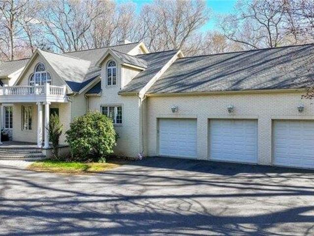 House for sale in Lincoln, Rhode Island