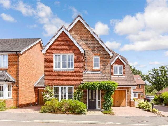 Farm for sale in Cox Green, Horsham