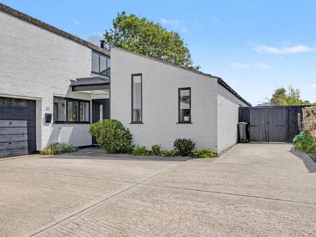 House for sale in Commercial End, Barway