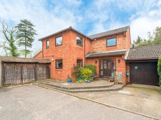 House for sale in Wexham, George Green