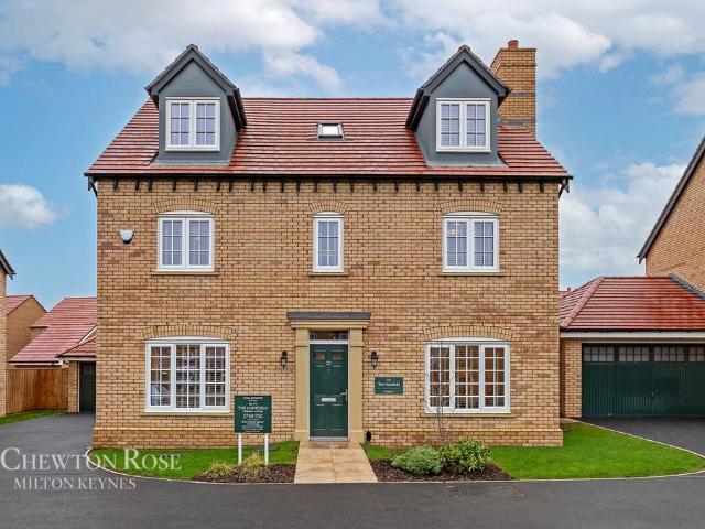 House for sale in Upton