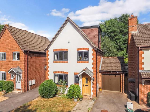 House for sale in Brambridge, Hampshire