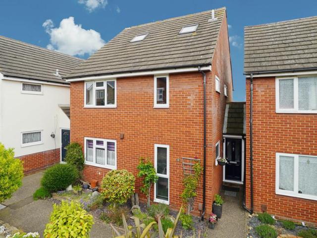 House for sale in Fordham Heath, Essex