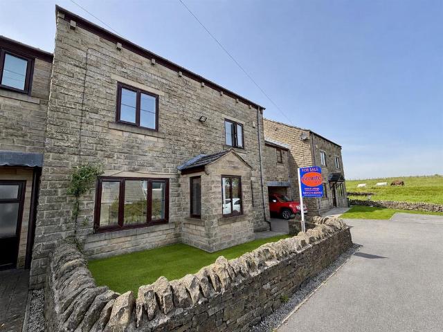 House for sale in Queensbury, West Yorkshire