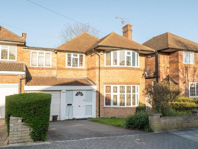 House for sale in Woodside Park, Greater London