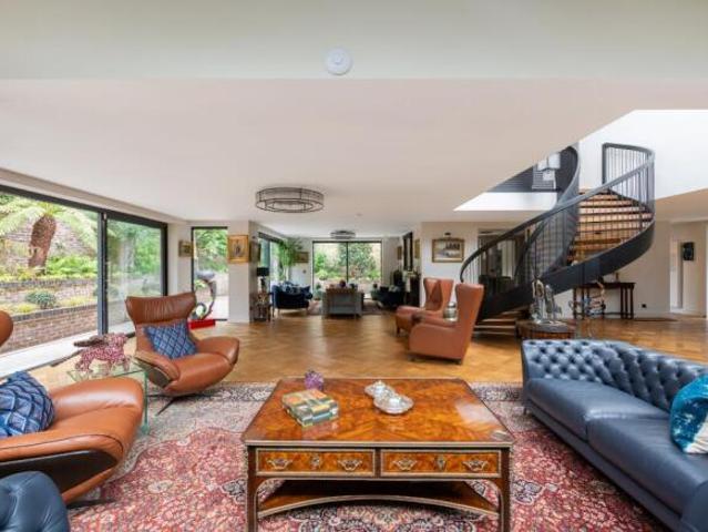 Farm for sale in City of Westminster, Greater London