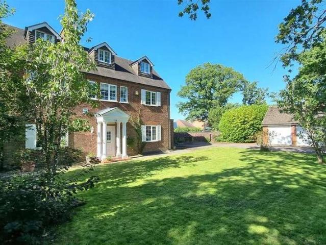 House for sale in Wythall, Hollywood