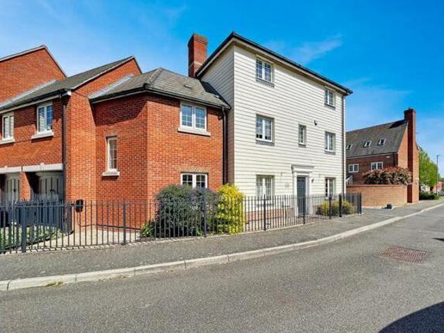 House for sale in Chipping Hill, Essex