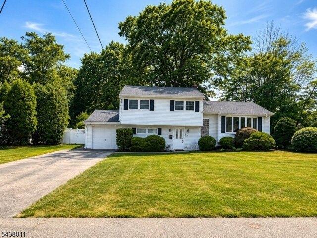 House for sale in Livingston, New Jersey
