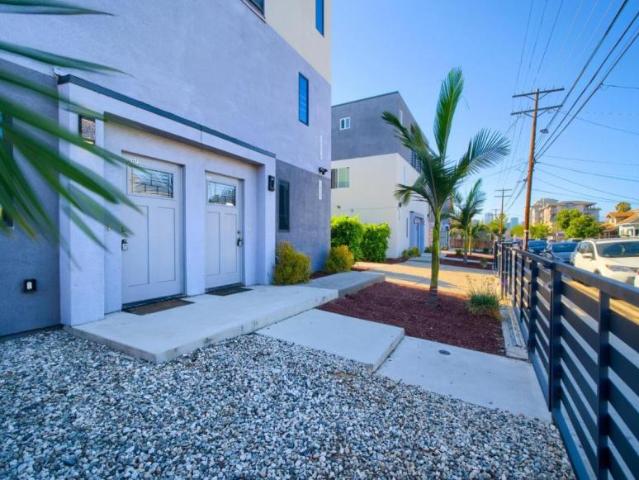 Apartment for rent in Canoga Park, California