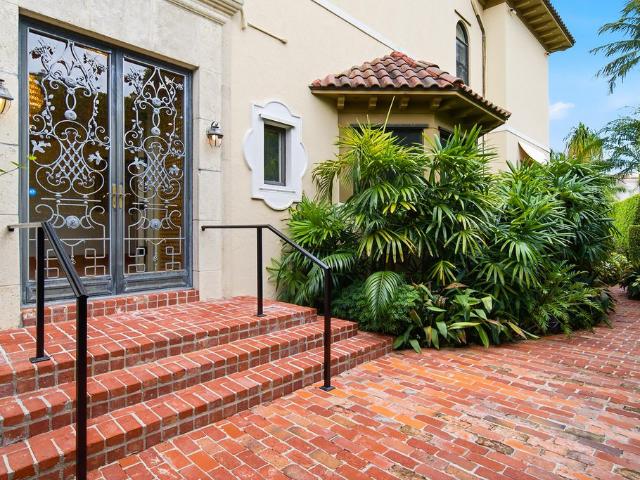 Townhouse for sale in Palm Beach, Florida