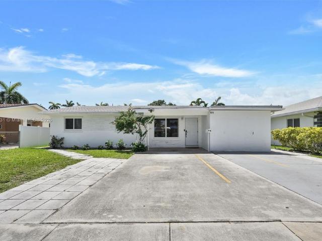 Villa for rent in Hallandale