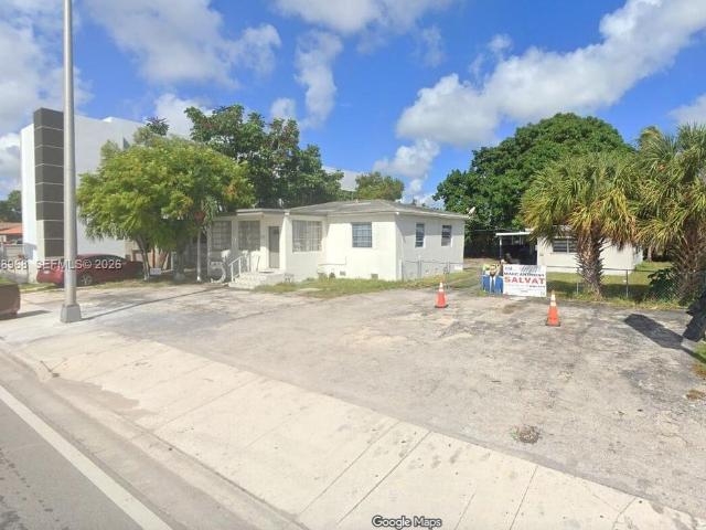 Detached House for sale in Hialeah, Florida