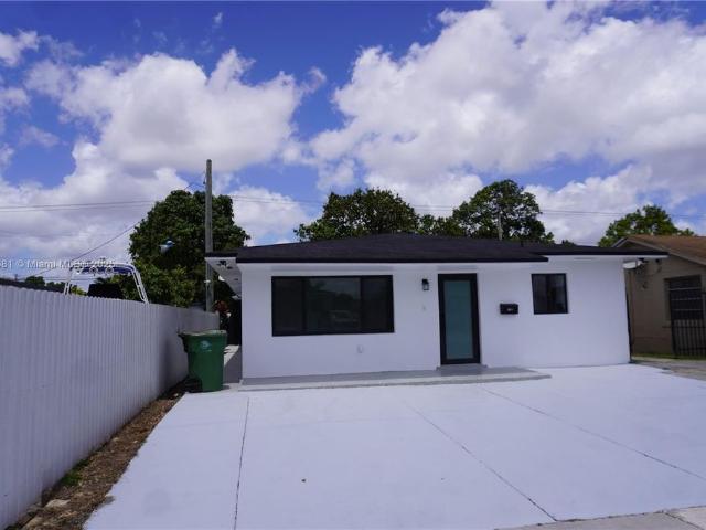 Villa for sale in Hialeah