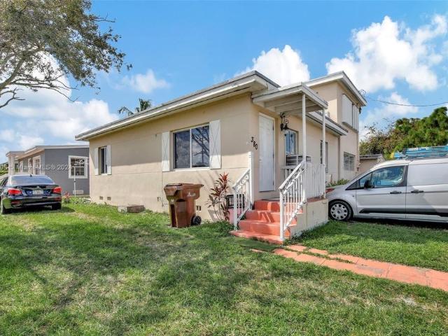 Villa for sale in Hialeah Villa for sale in Hialeah