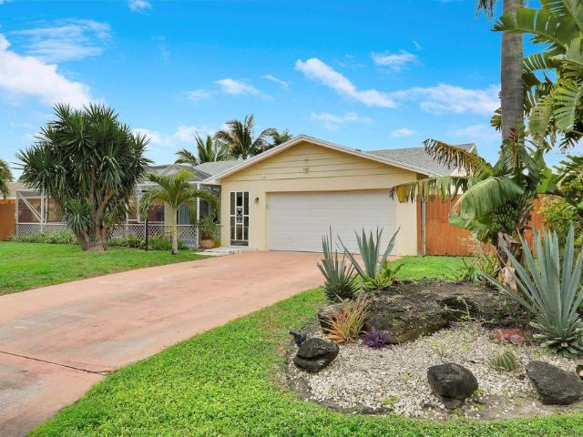 Villa for sale in Lake Worth