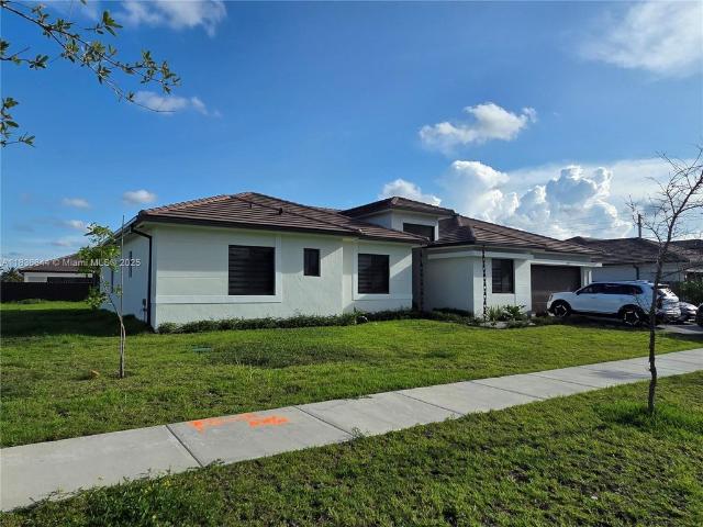 Villa for sale in Miami