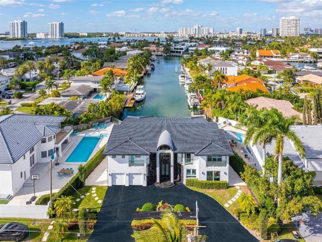 Villa for sale in North Miami Beach
