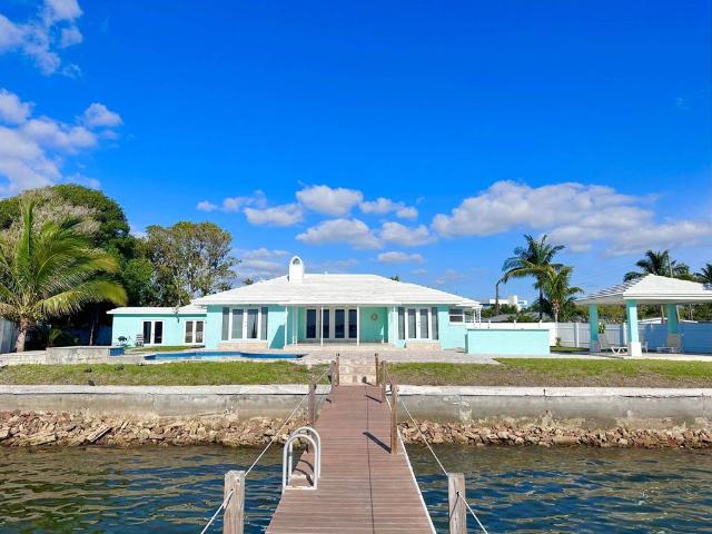 Villa for sale in Riviera Beach