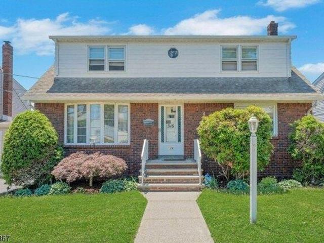 House for sale in Lyndhurst, New Jersey