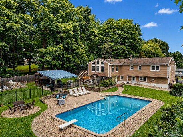 House for sale in Baldwin Place, New York