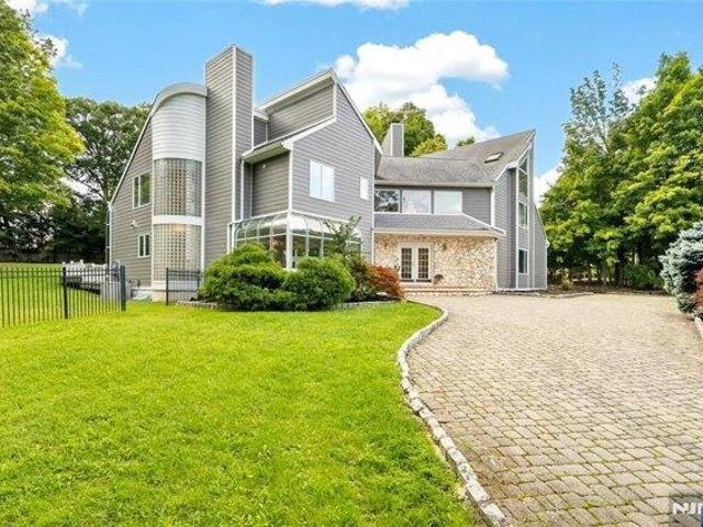 House for sale in Mahwah, New Jersey