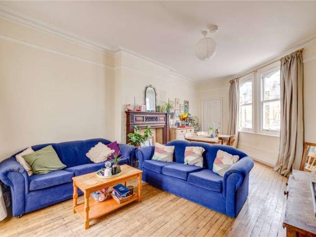 Maisonette for sale in Fulham, Greater London