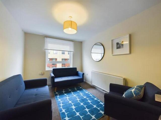 Maisonette for rent in Vauxhall, Greater London