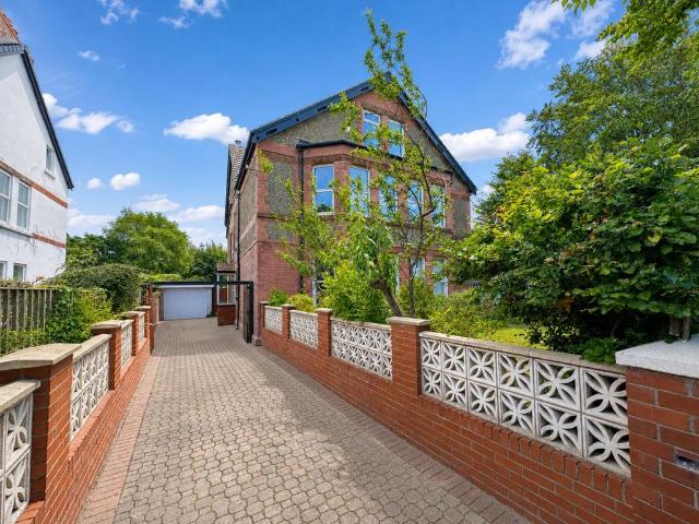Flat for sale in Grange, West Kirby
