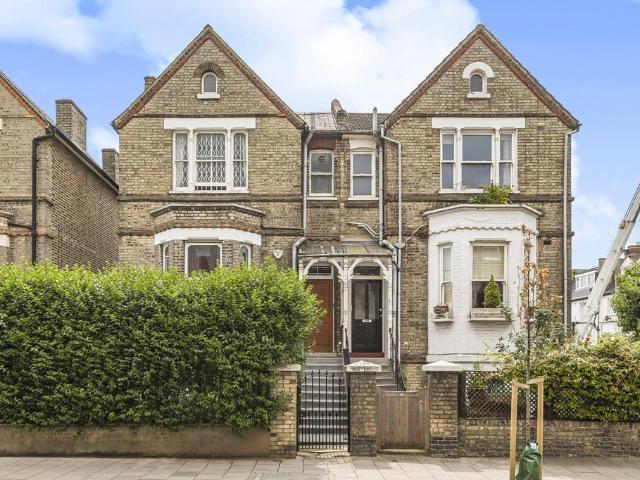Flat for sale in West Hampstead, Greater London