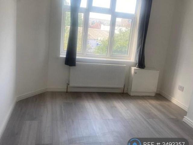 Flat for rent in Alperton, Greater London