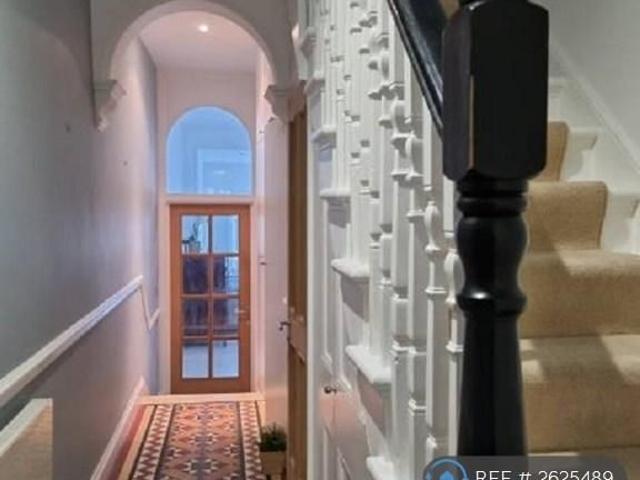 House for rent in Southfields, Greater London