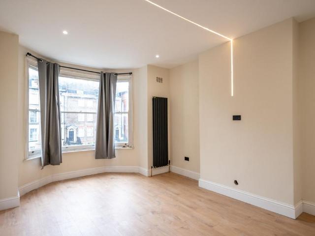 Flat for rent in Stratford Marsh, Isle Of Man