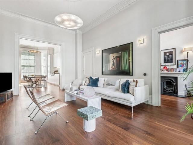 House for rent in Royal Borough of Kensington and Chelsea, Greater London