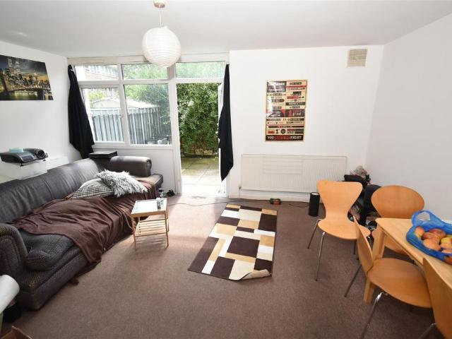 Flat for rent in Battersea, Greater London