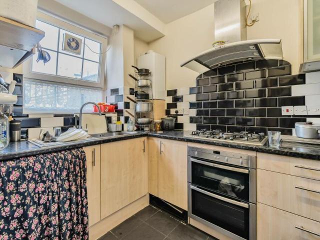 Flat for rent in Clapham, Greater London