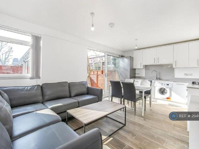 House for rent in Bromley-by-Bow, Bow