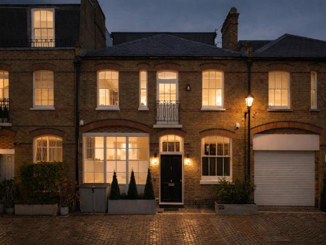 House for sale in Knightsbridge, Greater London