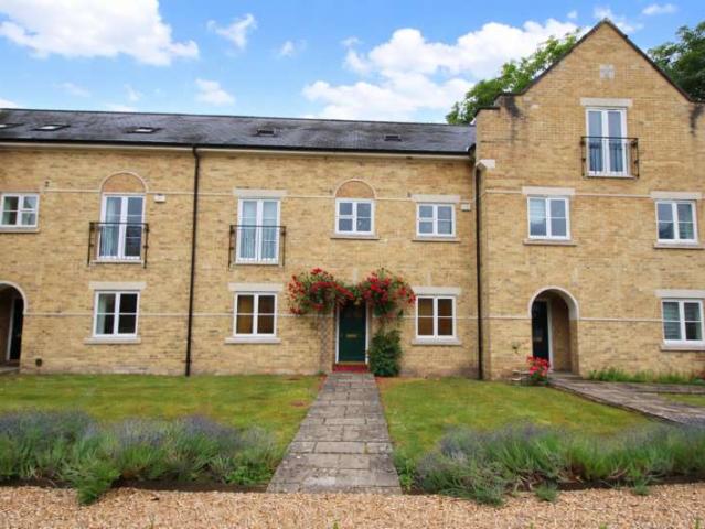 Townhouse for sale in Horsham, West Sussex