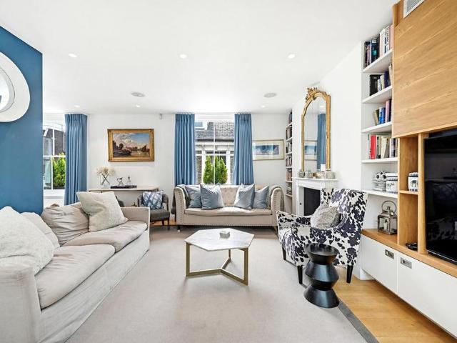 Apartment for rent in Kensington, Greater London