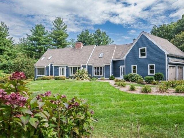 House for sale in Middleton, Essex County